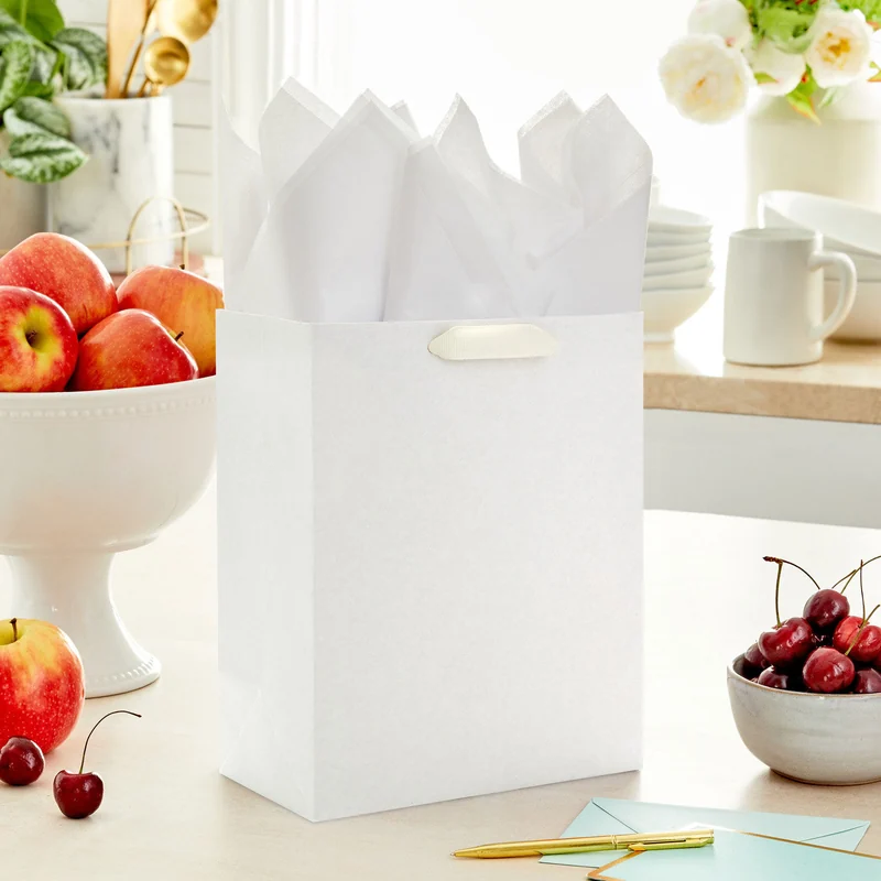 GIFT BAG WHITE MEDIUM