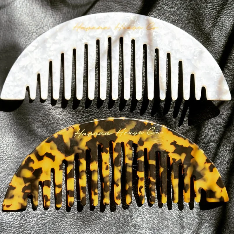 COMB DETANGLING LUNA