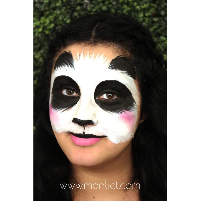 FACE PAINT PANDA